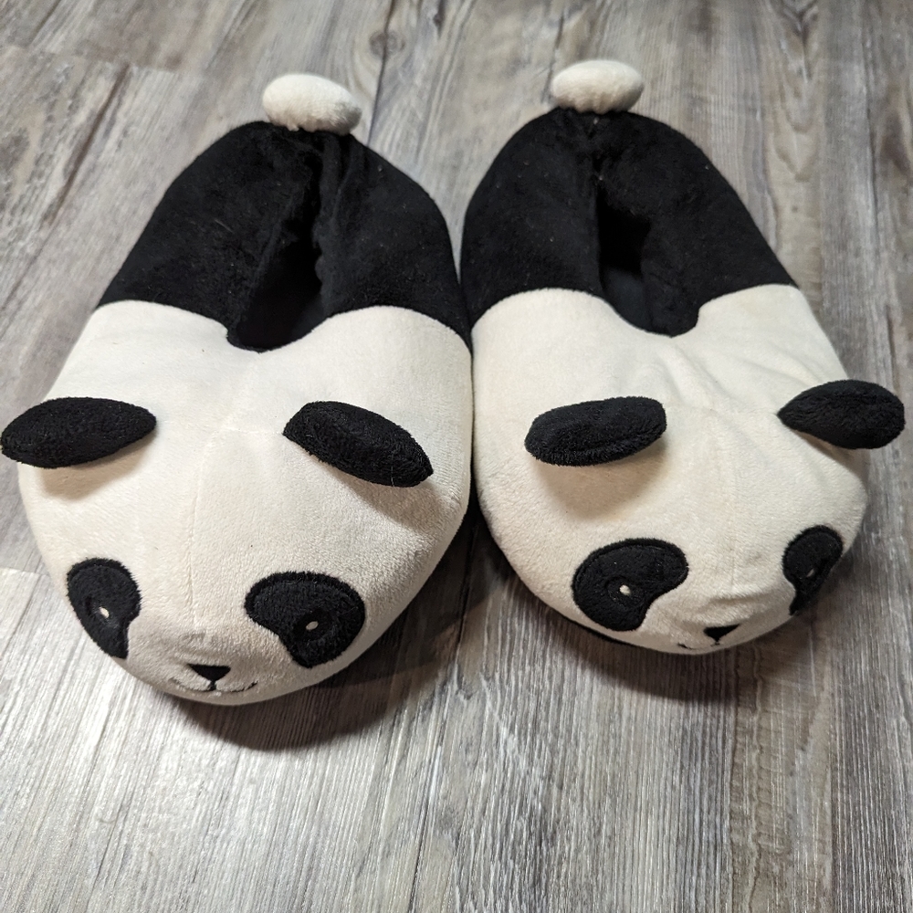 Cute House Panda Slipper 🐼